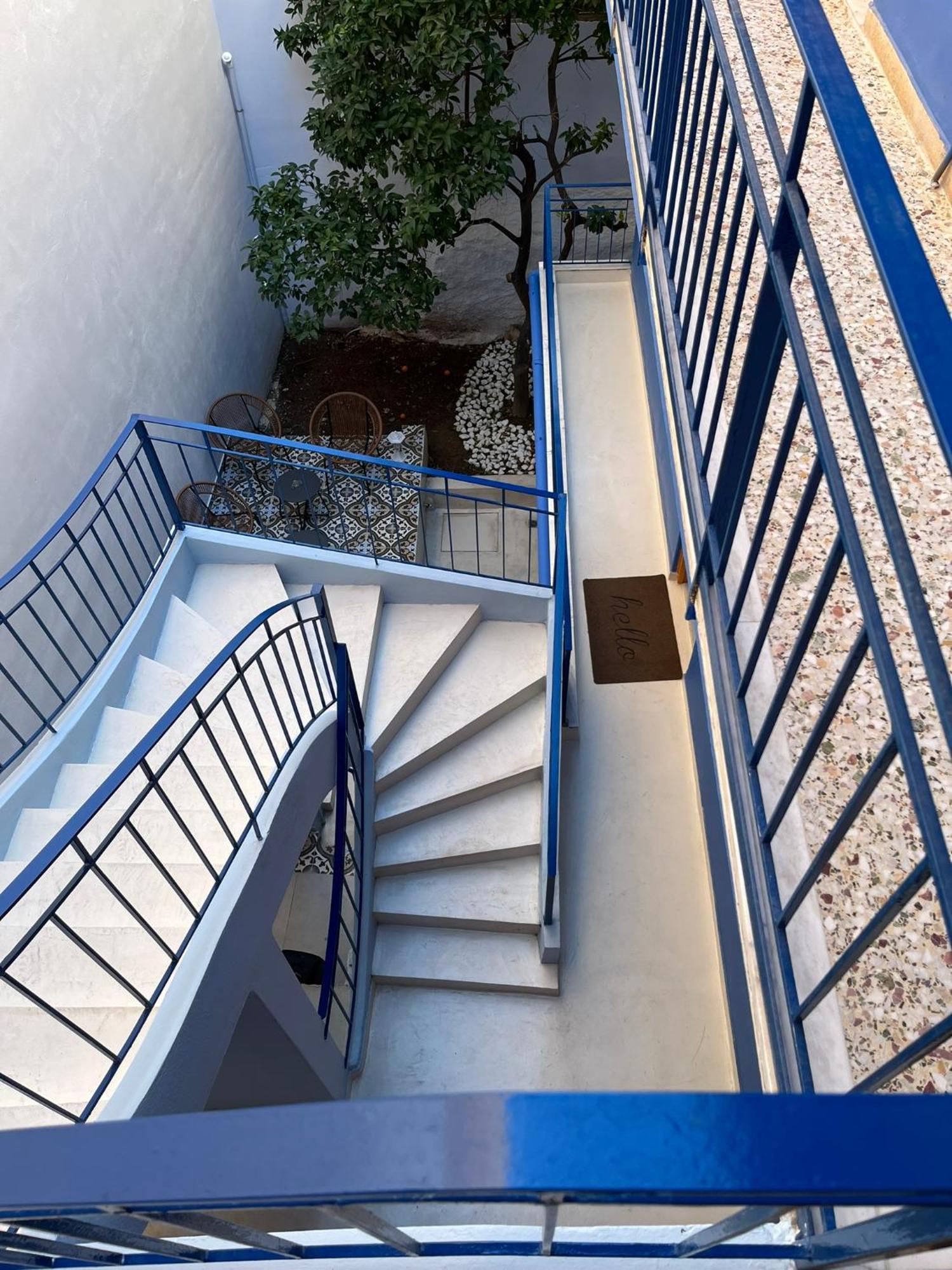 The Blue House Athensアパートホテル エクステリア 写真